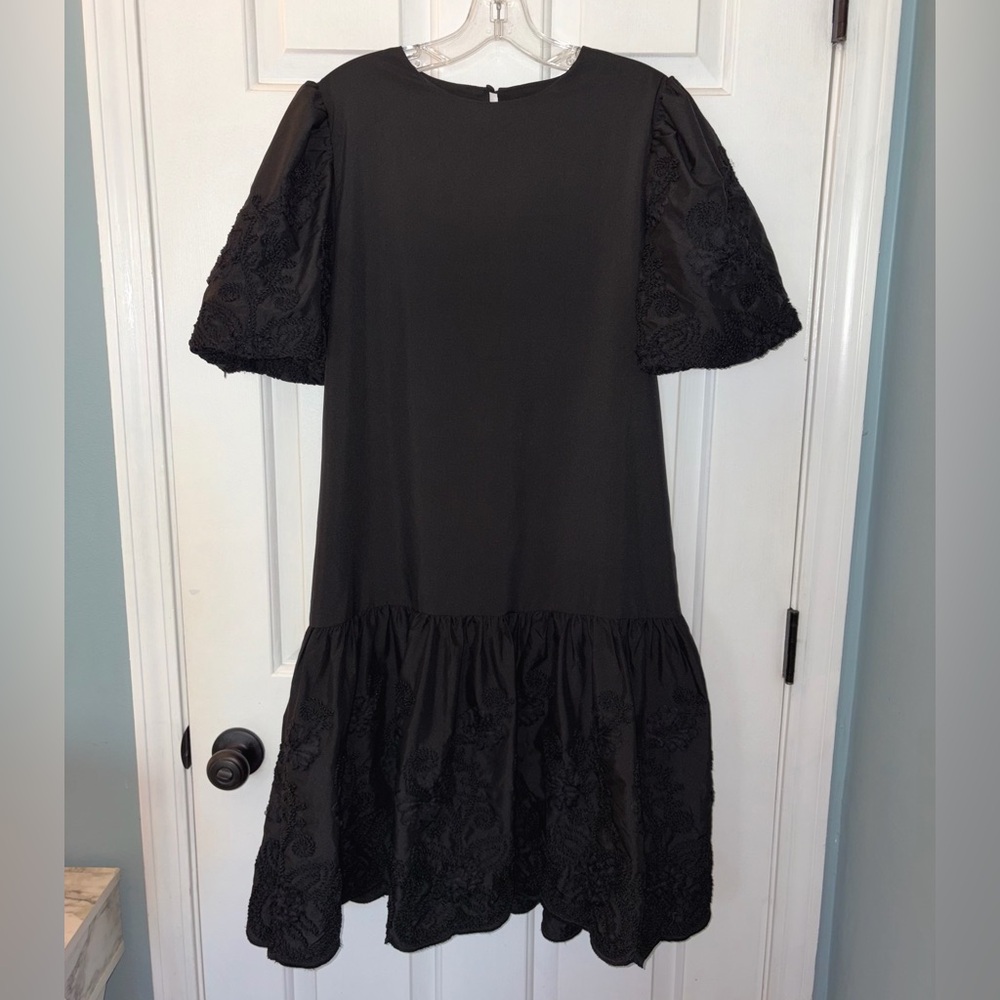 NWT Joh Black Puff Sleeve Jannelle Embroidered Dress